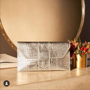 **New** JJ Winters Nicki clutch